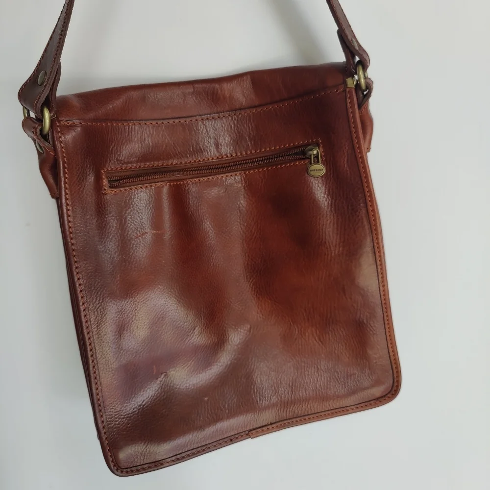 Vera Pelle Leather Messenger bag